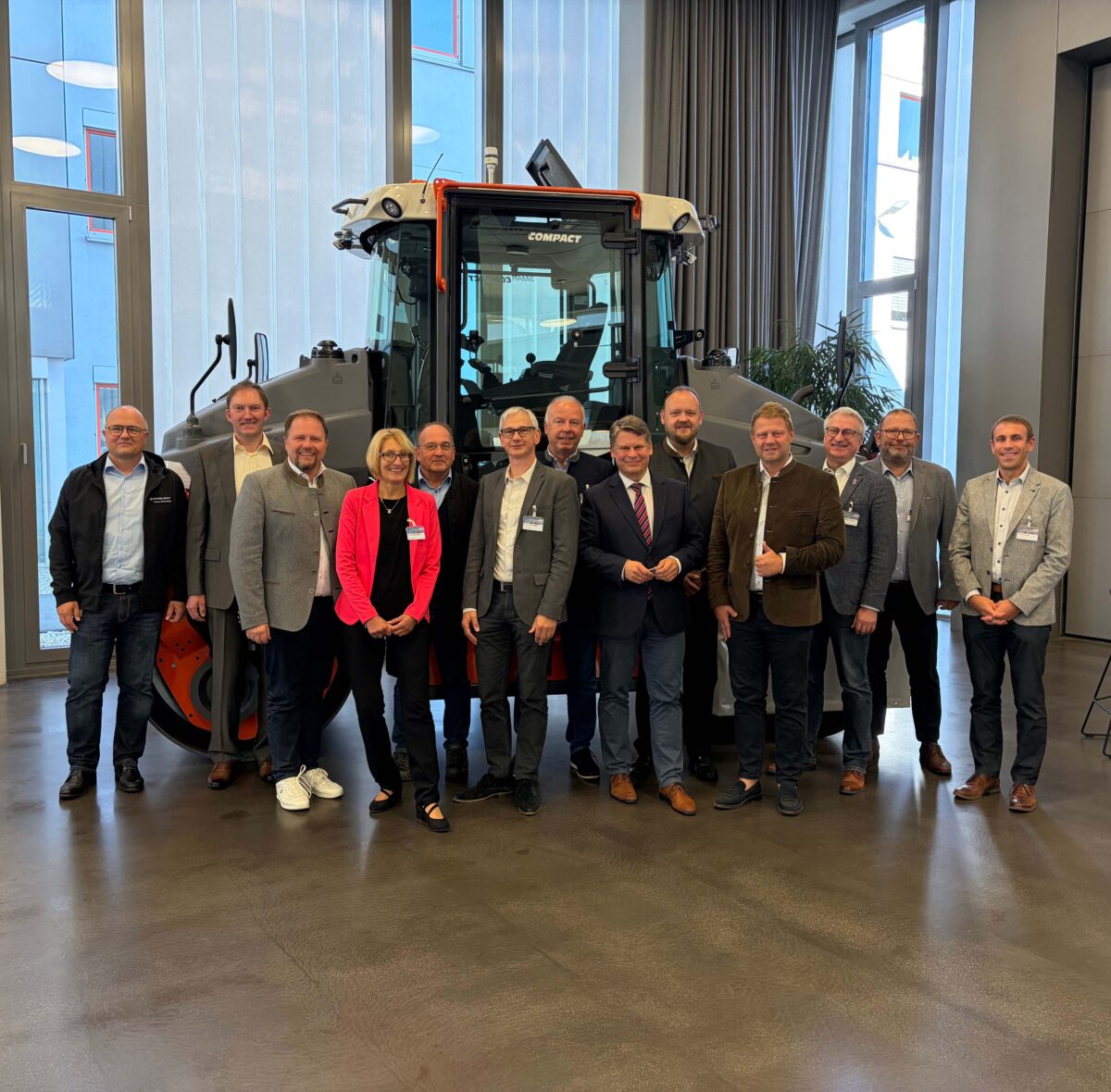260923_Verwaltungsausschuss_Gruppenbild_AA Weiden.jpg