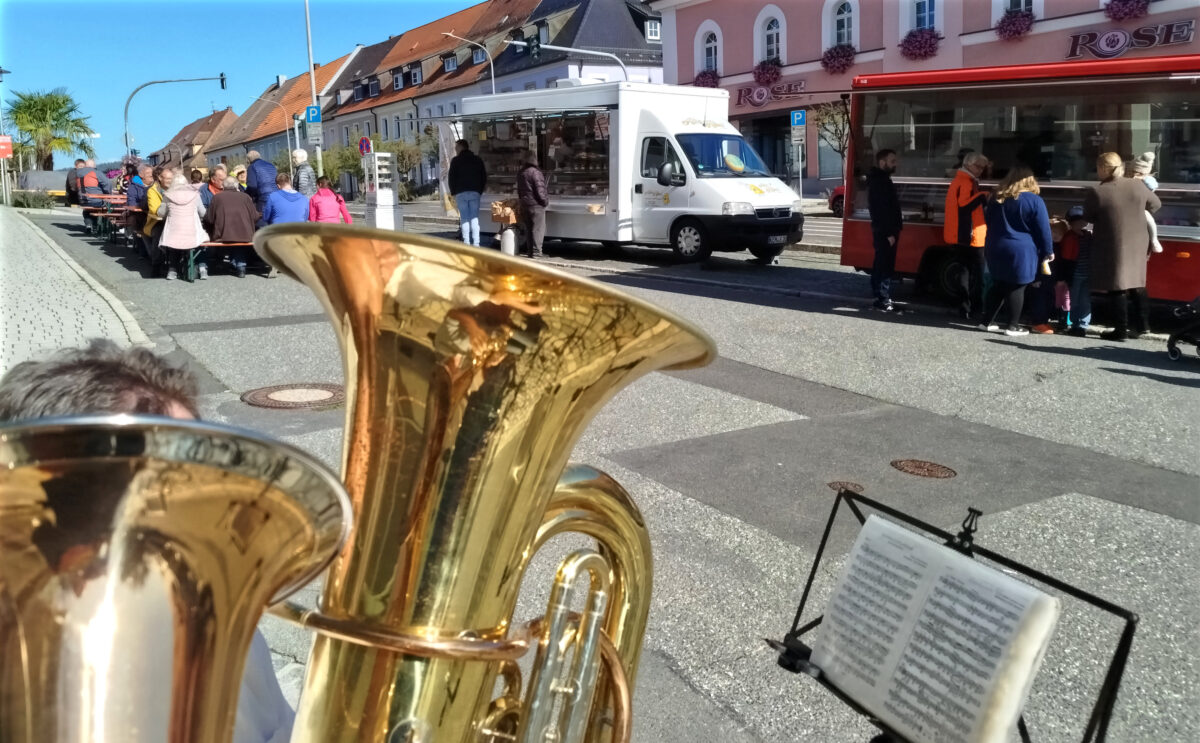 Zünftiger Kirwa-Auftakt mit Weißwurstfrühstück in Erbendorf