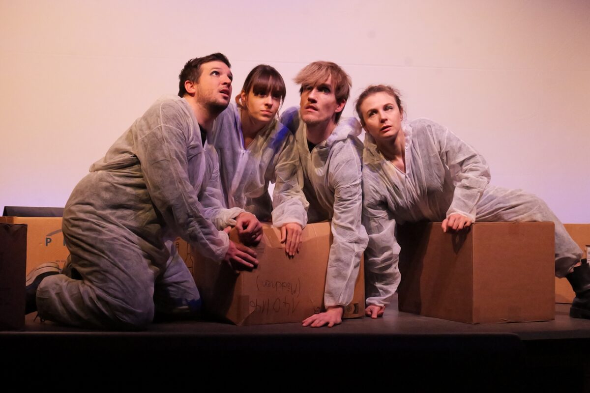 Theaterstück SAD-88 bewegt Publikum in Flossenbürg