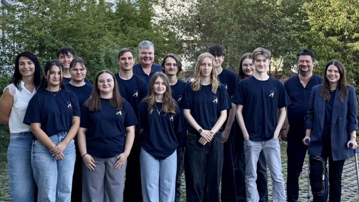 HÖHBAUER begrüßt in Luhe-Wildenau elf neue Auszubildende