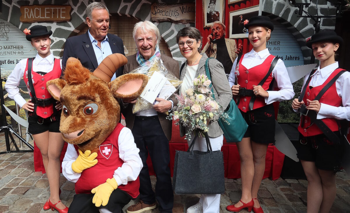"Es war schön": Europa-Park setzt Emil Steinberger ein humorvolles Denkmal