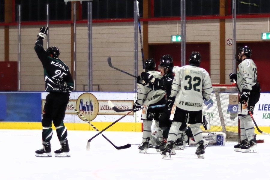 Stiftland Dragons besiegen favorisierten EV Moosbach nach großem Kampf