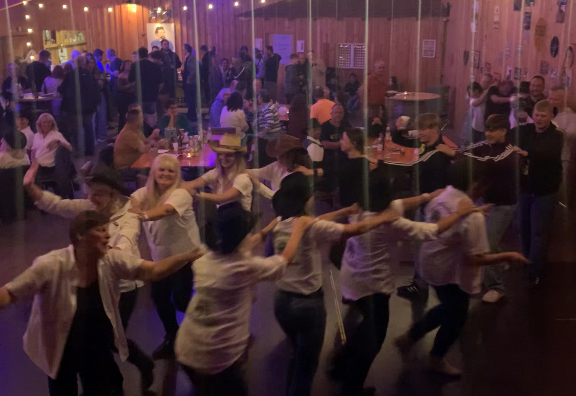 Beste Stimmung bei der Zwickl- und SOS-Party in Wurz