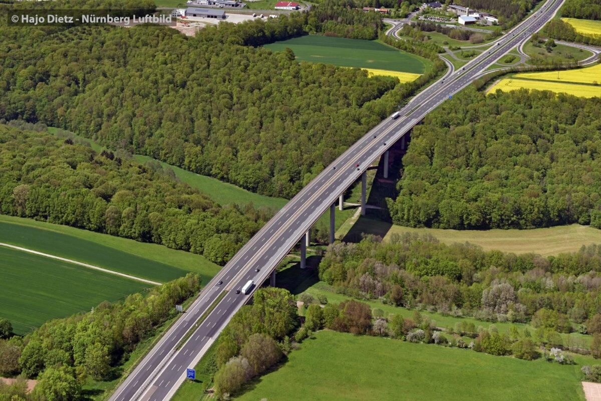 Sanierung der Waldnaabbrücke wird Auto- und Lkw‑Fahrer noch lang beschäftigen