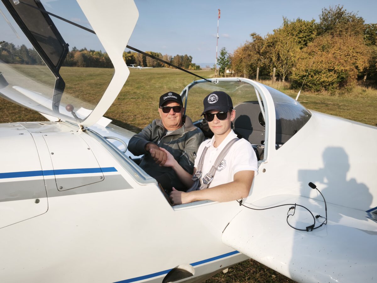Prüfungserfolg für SFC Stiftland zwei neue Motorsegler-Piloten in Tirschenreuth