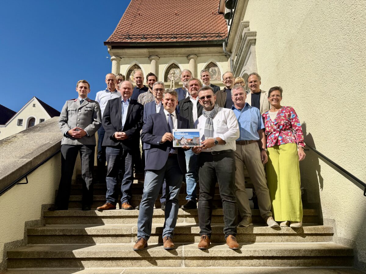 Neue Stadtchronik: „Weiden im Wandel der Zeit“ ist erschienen