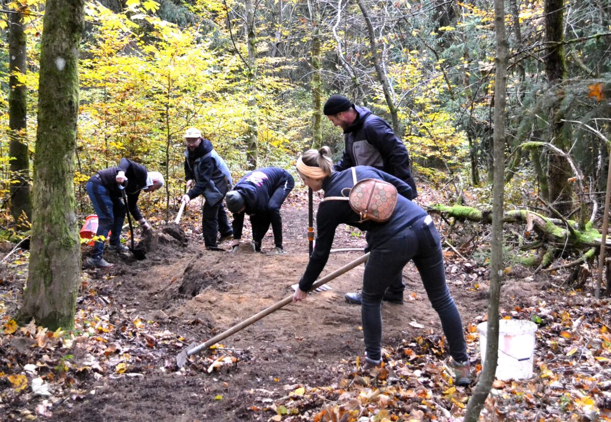Mit Schaufel und Leidenschaft: Wie der Fahrenberg zum Mountainbike-Erlebnis wird