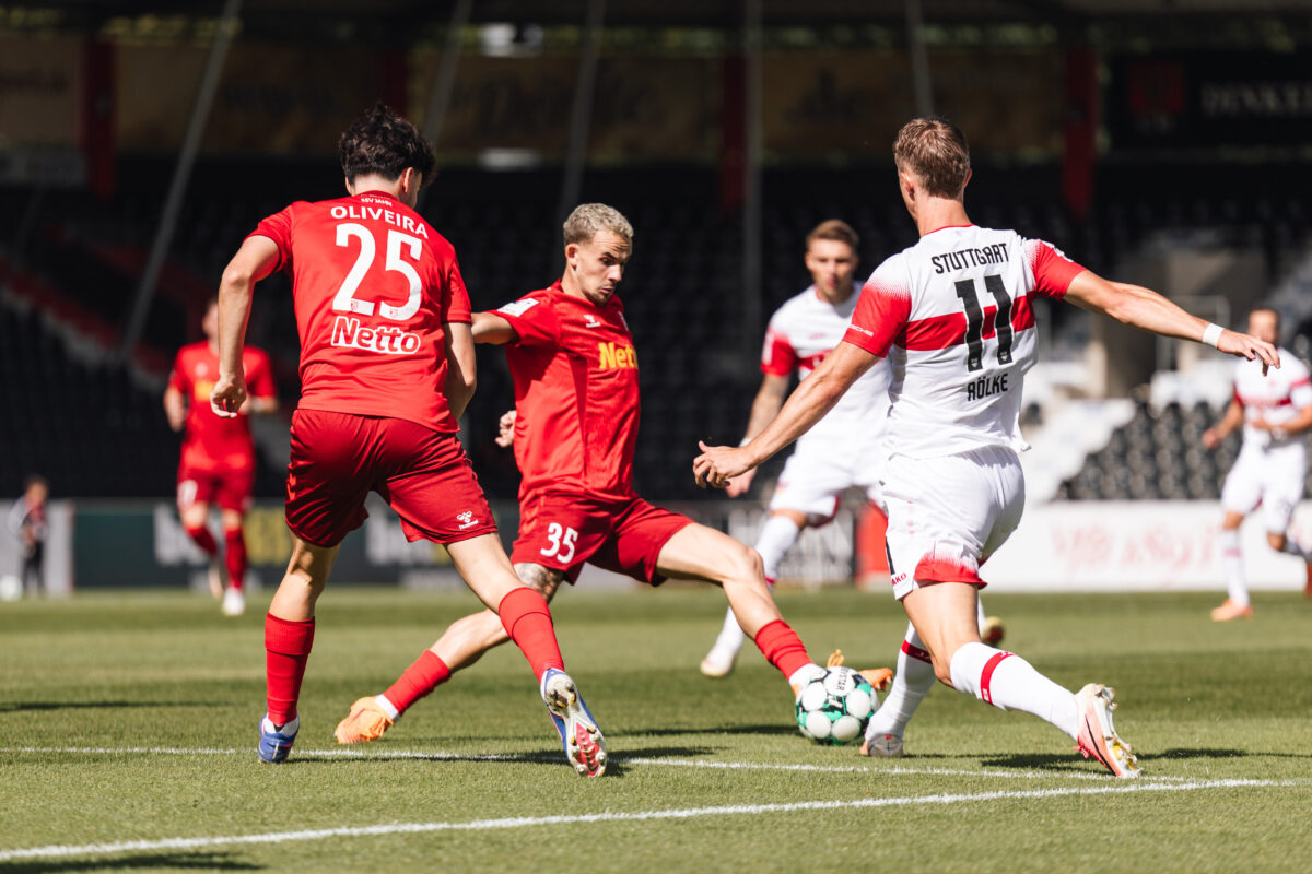 SSV Jahn verspielt 3:0-Führung beim VfB Stuttgart II