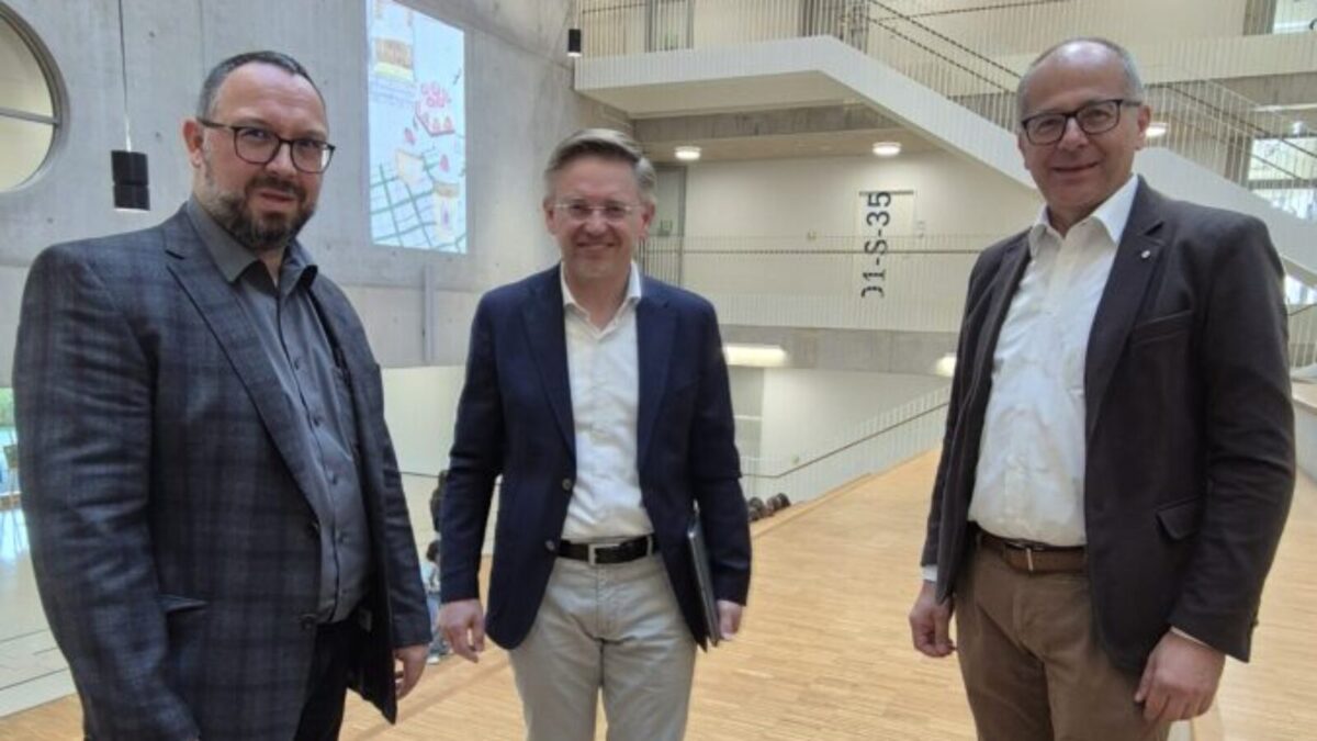 Landtagsvizepräsident besucht Realschule in Kemnath