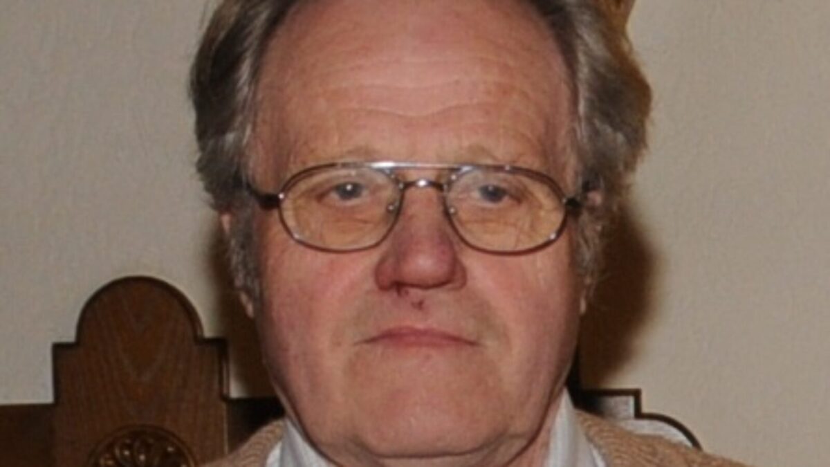 Trauer in Pleystein um Porzellanmaler und Holzschnitzer Hermann Schneider