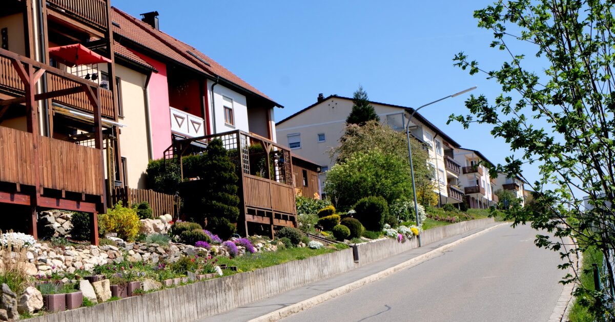 Baugenossenschaft Eigenheim prüft Wohnungskauf in Floß