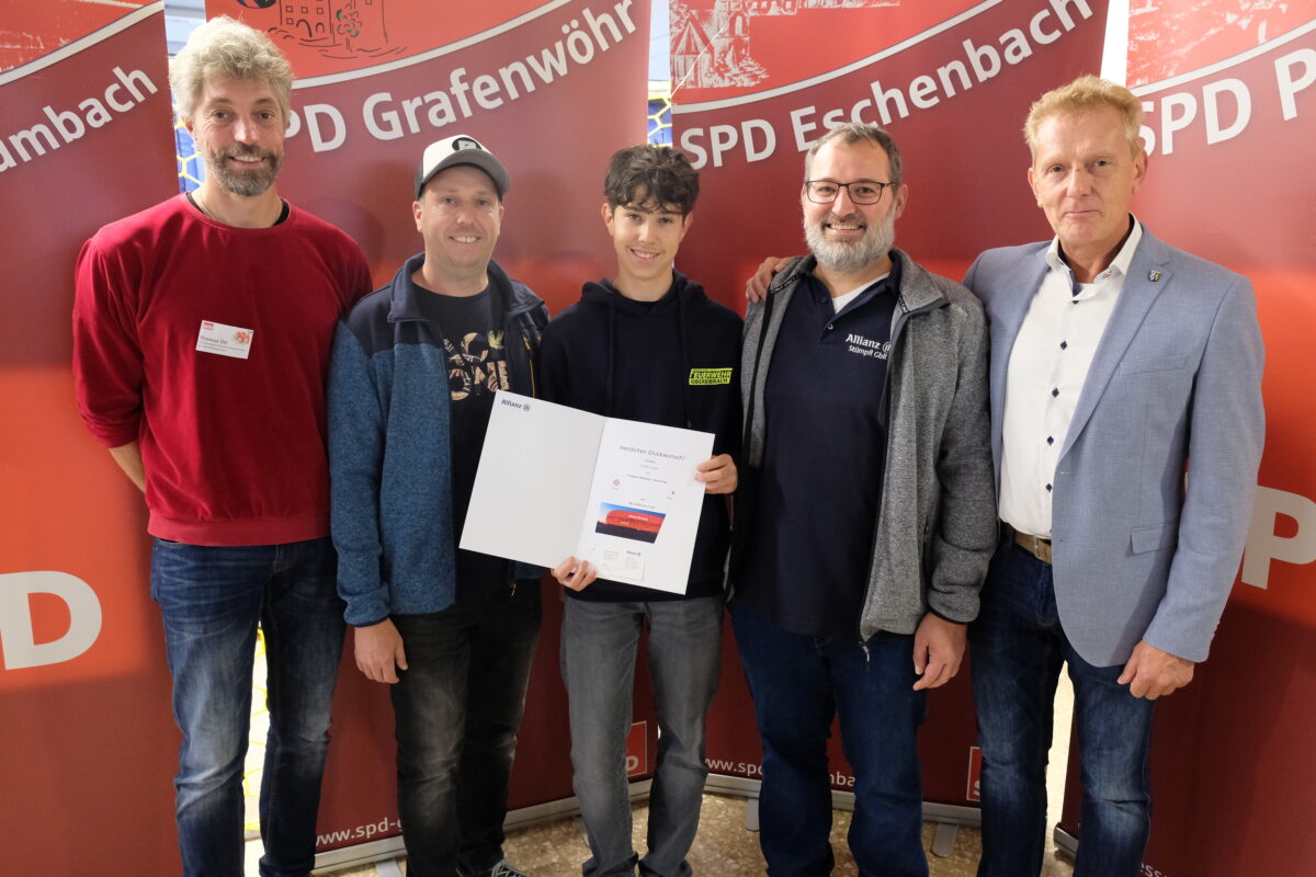 Bayern-Fan gewinnt auf Ausbildungsmesse in Eschenbach Champions-League-Tickets