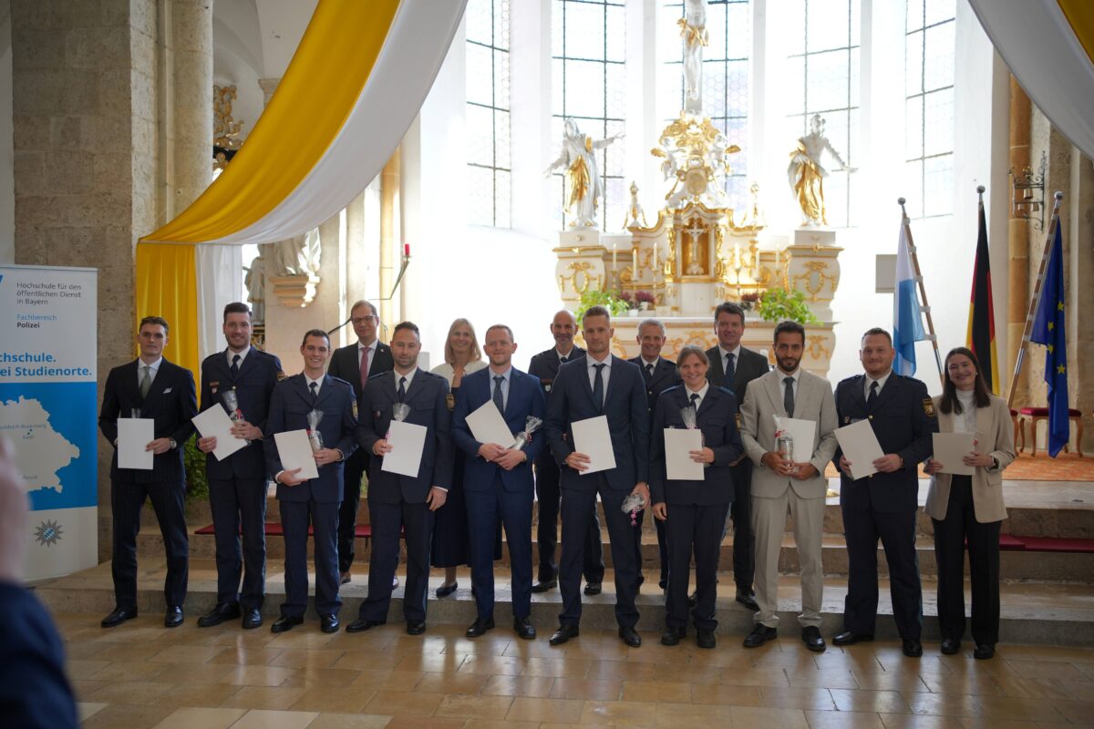 Bayerns Polizei erhält 262 neue Kommissarinnen und Kommissare in Kastl