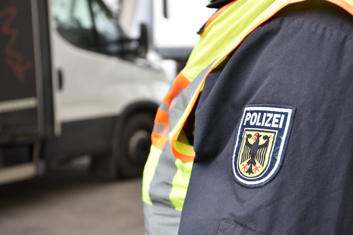 Bundespolizei stoppt mutmaßlichen Schleuser – vier unerlaubte Einreisen verhindert