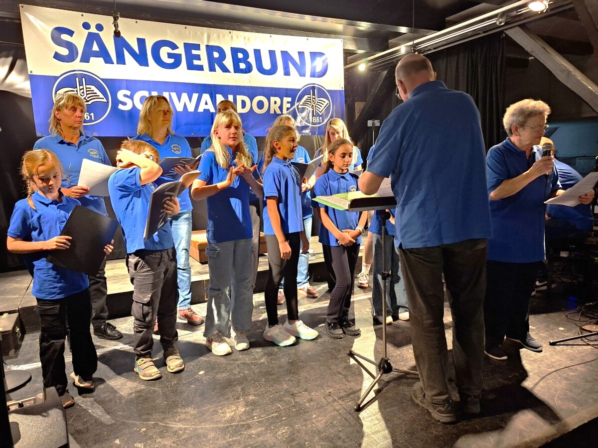 Chormusik verbindet Schwandorf und Sokolov beim Weinfest