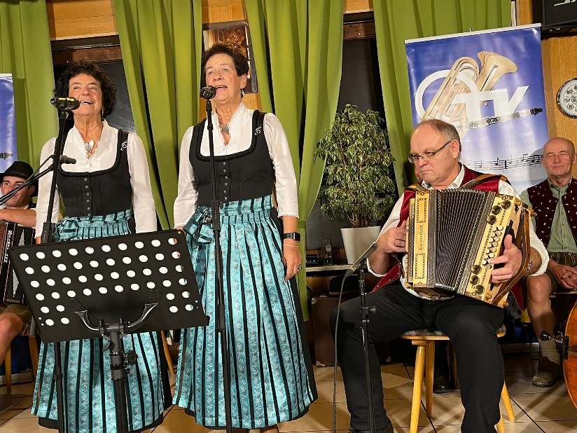 Dotschkirwa eröffnet Kirwawochenende in Neustadt