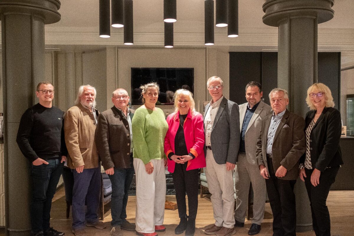 Ehrenabend würdigt sieben ausgeschiedene Marktgemeinderäte in Luhe-Wildenau