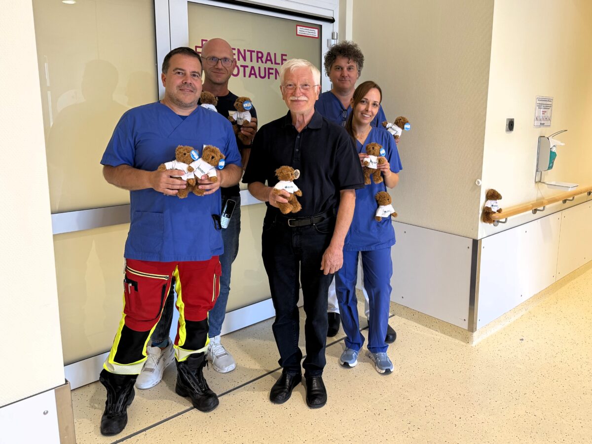 Förderverein spendet 75 Teddybären für Kinder in Burglengenfeld