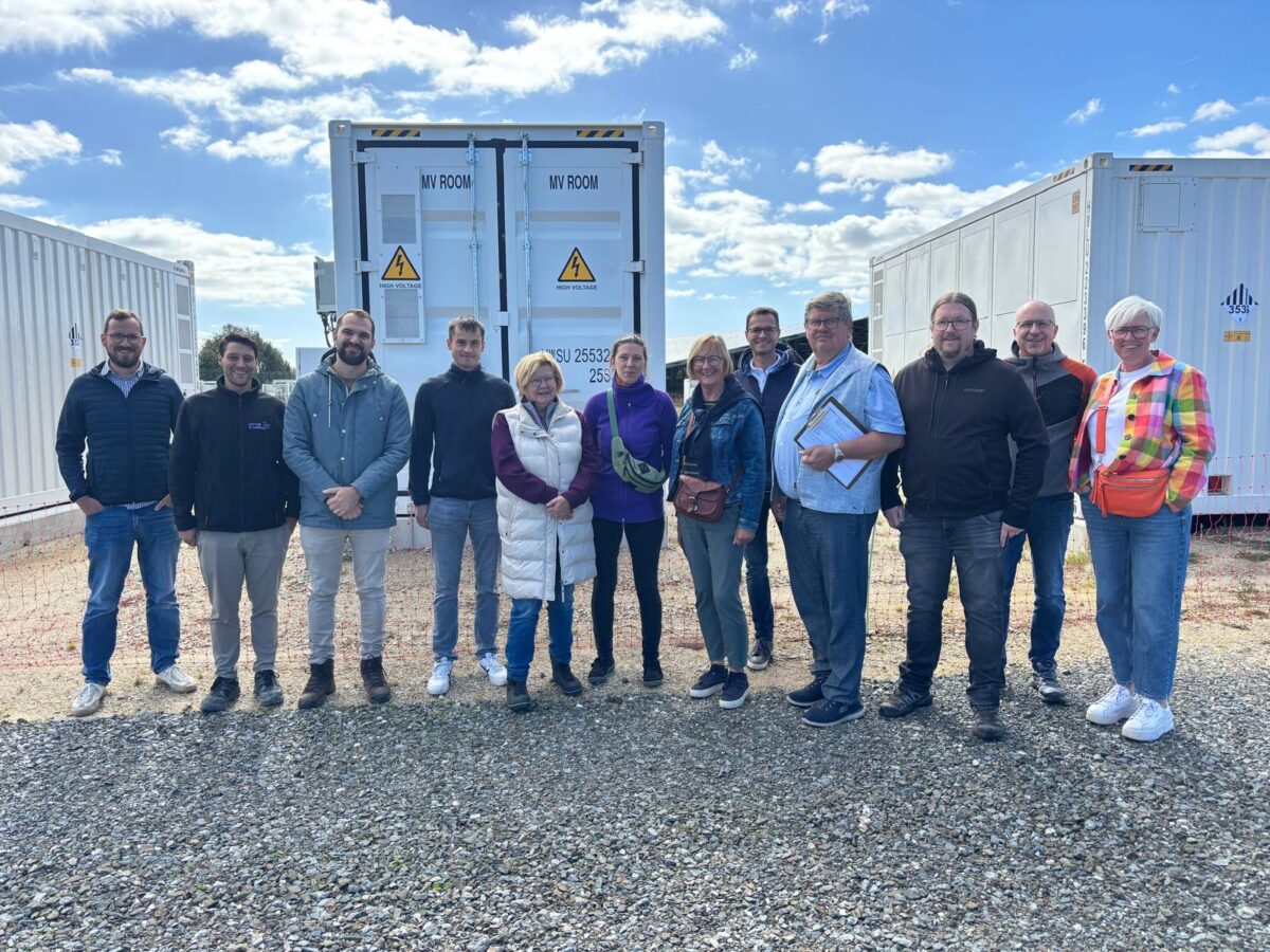 Gemeinderat besucht Batteriespeicher für Etzenricht in Wunsiedel und Arzberg