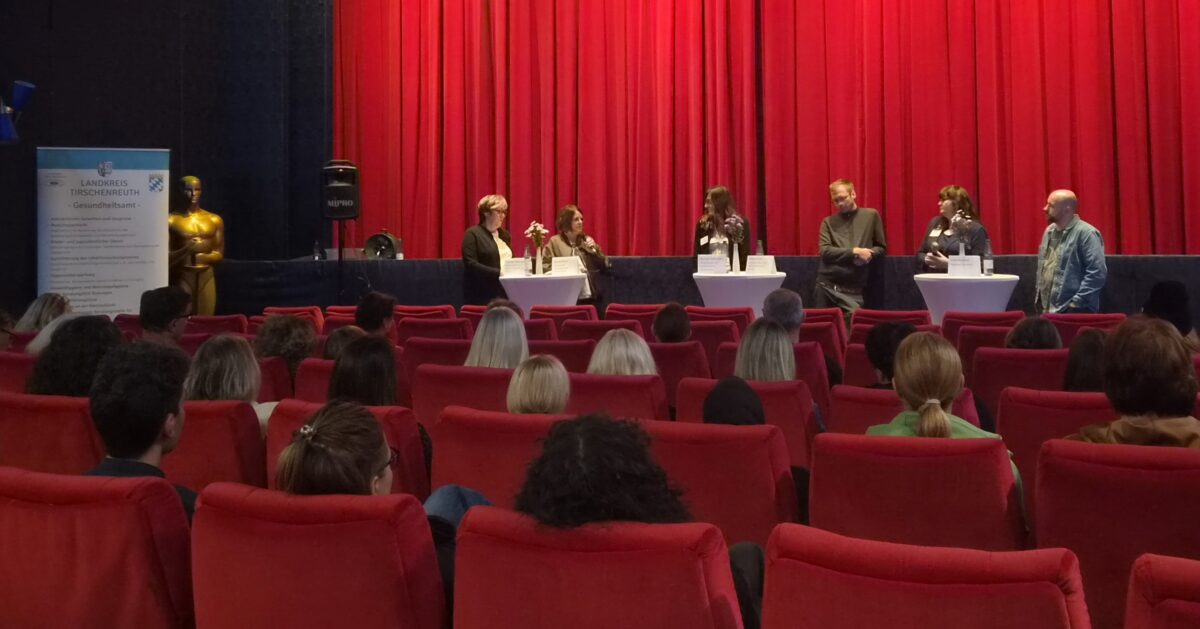 Große Resonanz auf Filmabend zu Kindern suchtkranker Eltern in Mitterteich