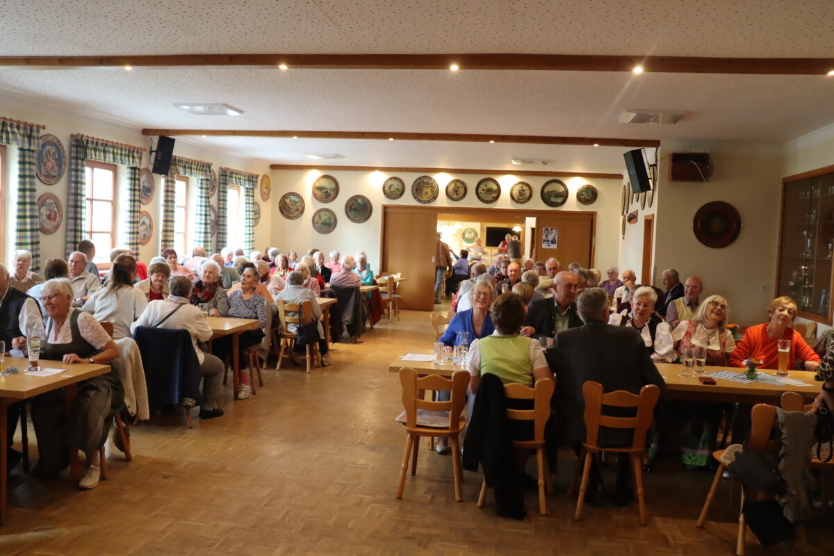 Gute Stimmung bei der Senioren-Kirwa in Pottenstetten