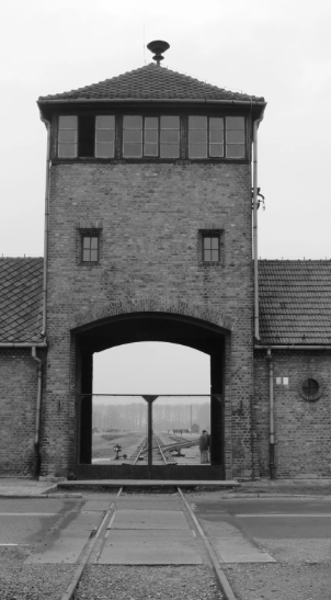 Live-Online Tour durch das KZ Auschwitz