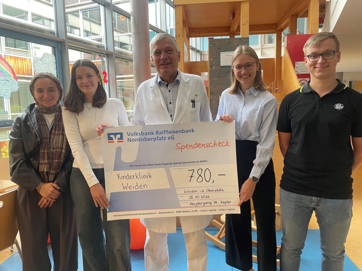 Kepler-Abiturienten spenden 780 Euro an Kinderklinik in Weiden