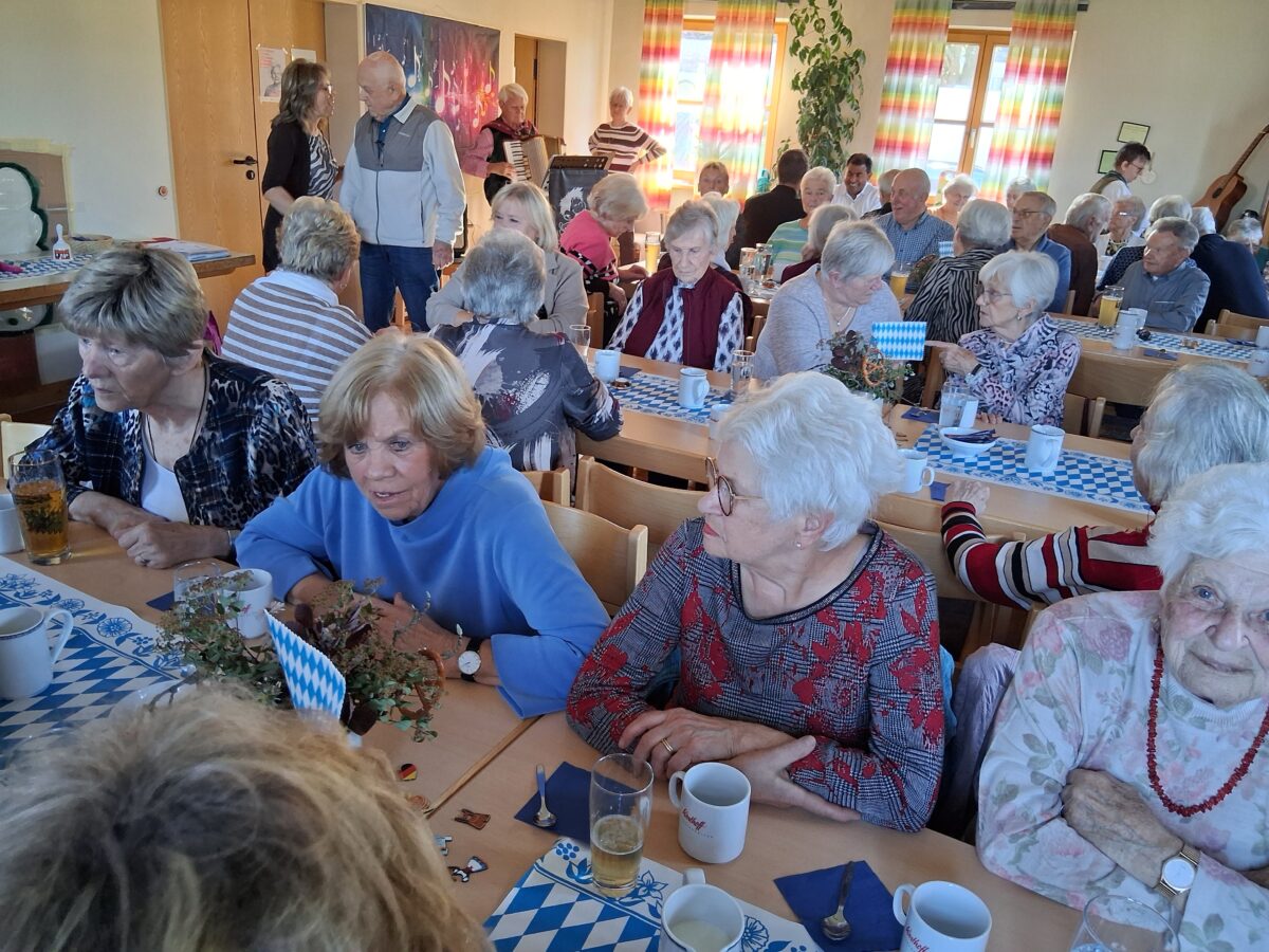 Kirwafeier stärkt Gemeinschaft der Pfarrsenioren in Weiherhammer