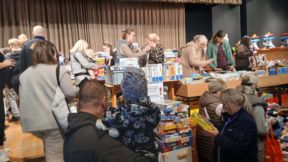 Letzter Kindersachenflohmarkt in Grafenwöhr sorgt für Riesenandrang