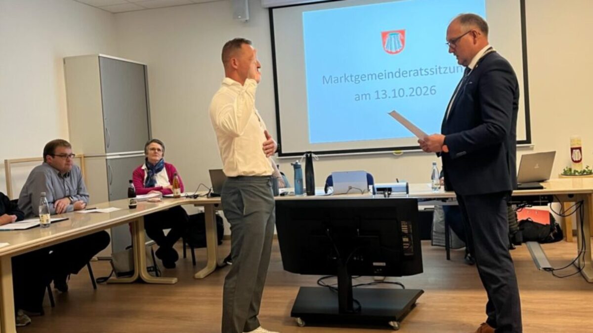Lukas Reil vereidigt, Haushalt 2026 in Mantel beschlossen