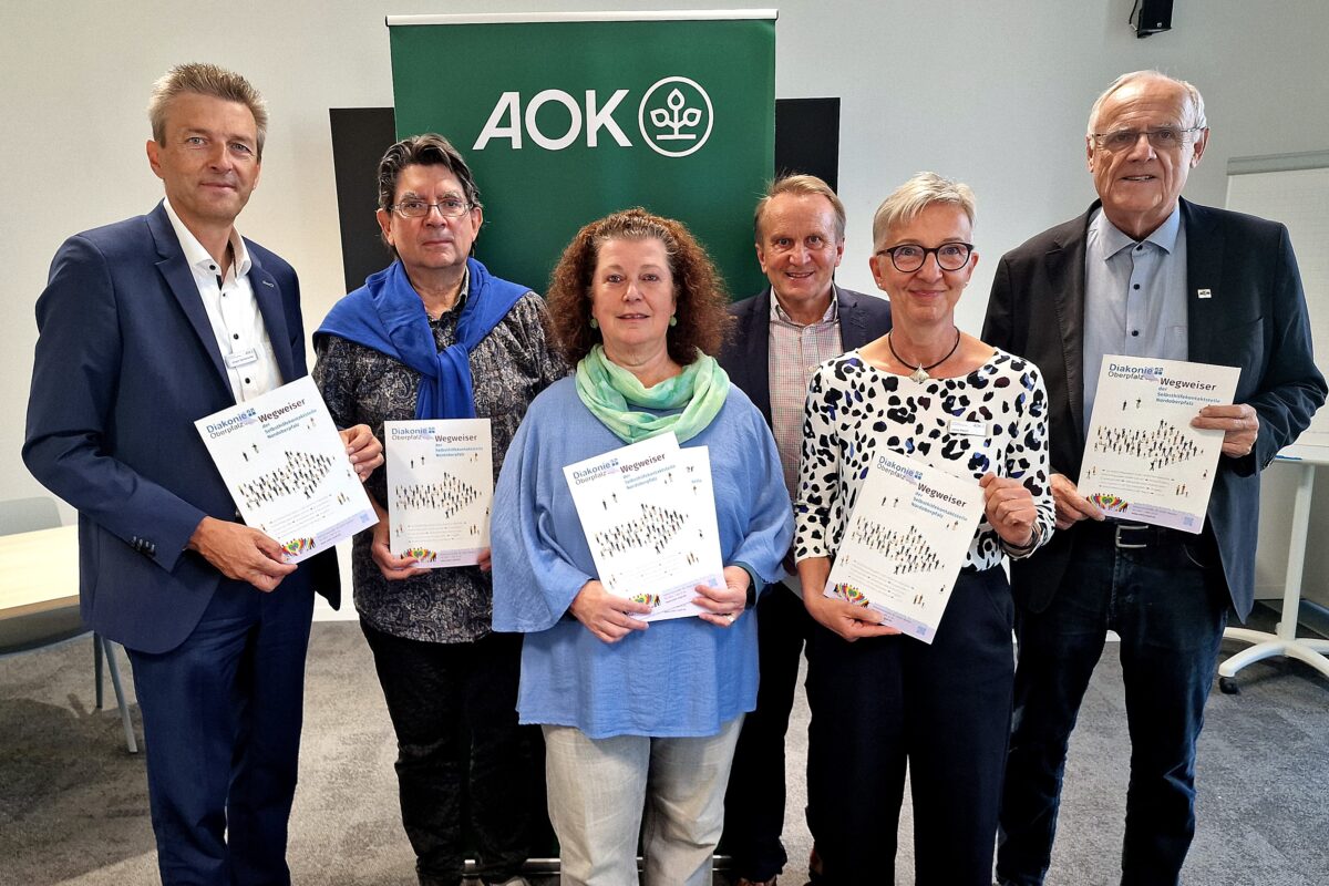 150 Selbsthilfegruppen auf einen Blick - Selbsthilfekontaktstelle Nordoberpfalz stellte neuen Wegweiser vor