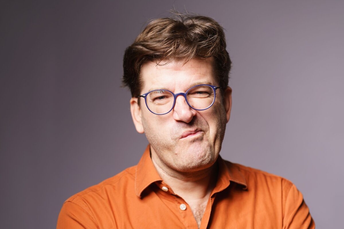 Nils Heinrich „Brückentage in Übergangsjacke"