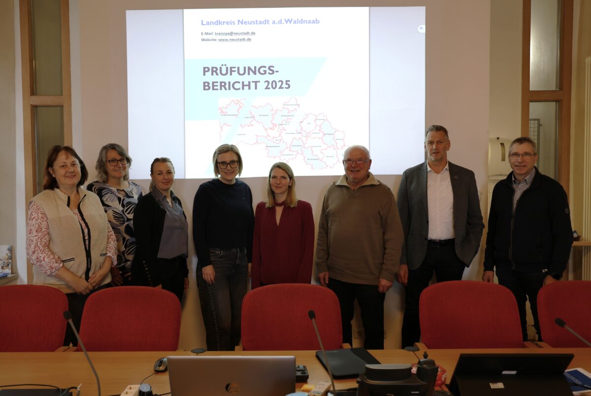 Rechnungsprüfungsausschuss beendet Haushaltsprüfung 2025 in Neustadt