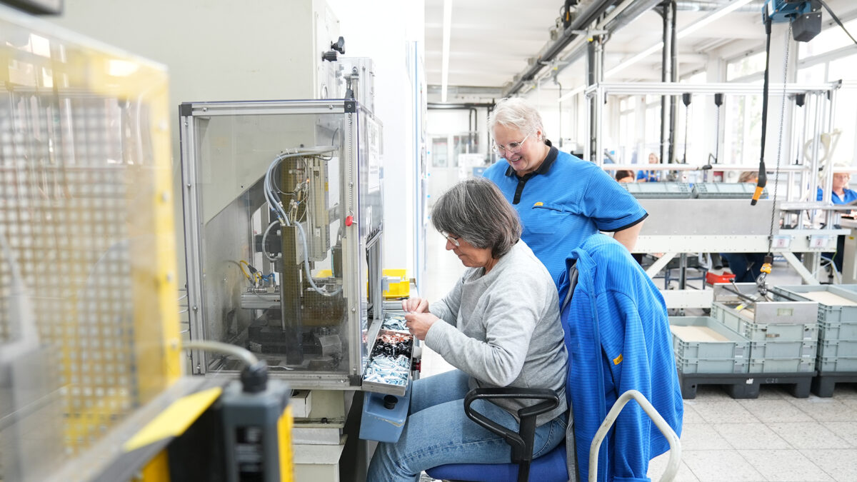 Schichtwechsel bringt Siemens und Jura-Werkstätten in Amberg zusammen