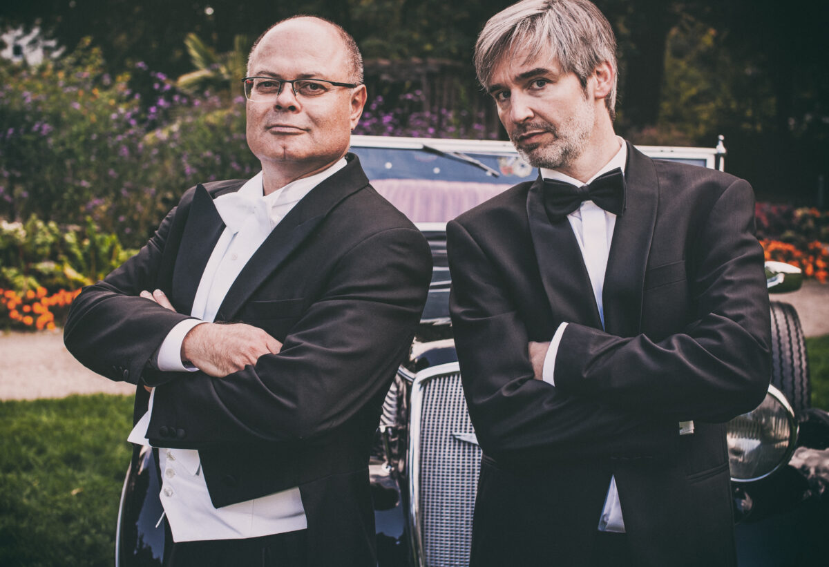 Schlager und Chansons mit schwarzem Humor auf Burg Falkenberg