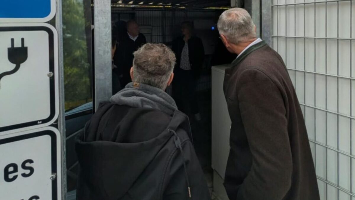 Solar-Carports machen Naturbad in Schnaittenbach zum Vorzeigeprojekt