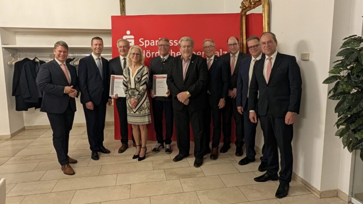 Sparkasse Nördliche Oberpfalz verabschiedet sechs Verwaltungsräte in Weiden