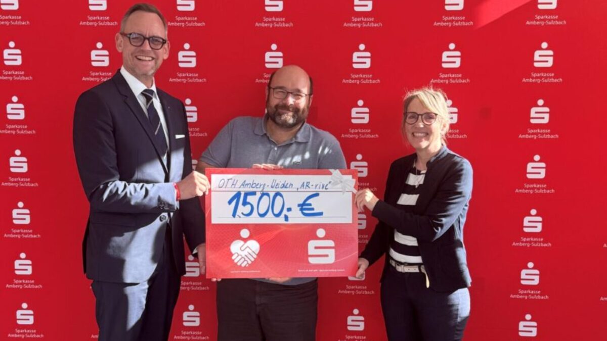 Sparkasse unterstützt AR-rive in Amberg mit 1.500 Euro