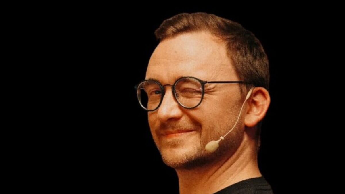 Stephan Rosner feiert Solo-Comedy-Premiere im Bräuwirt Weiden