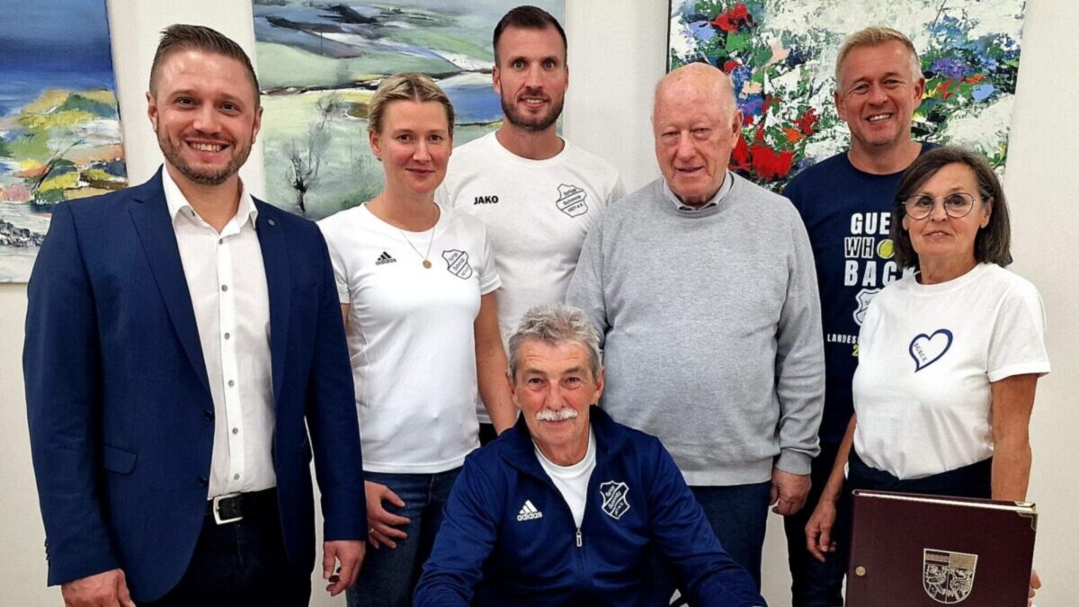 Tennis in Schirmitz feiert vier Meisterschaften und vier Aufstiege