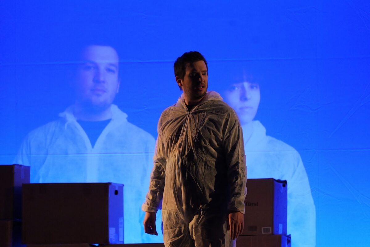 Theaterstück SAD-88 beeindruckt am Augustinus-Gymnasium Weiden