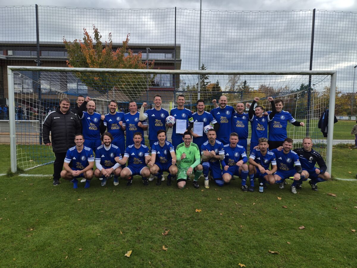 Titel in Mintraching FC Mintraching ist A-Senioren-Bezirksmeister der Oberpfalz