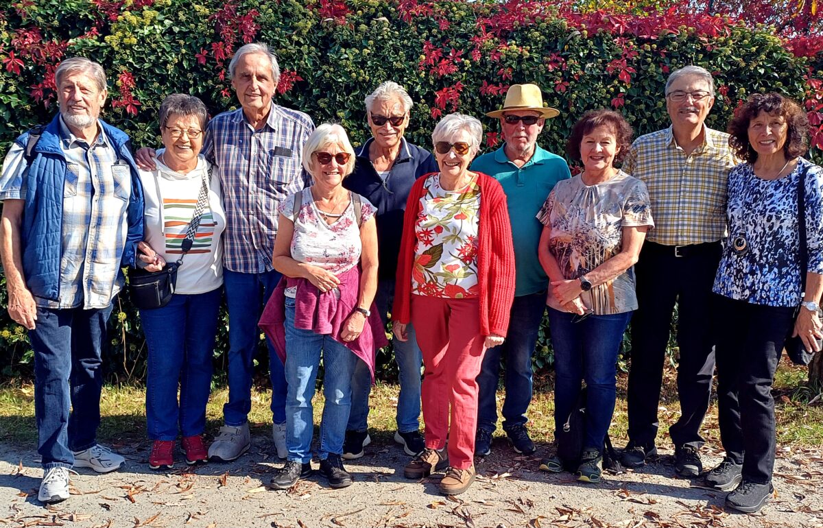 Wanderung verbindet Bewegung, Gespräche und Meditation in Weiden