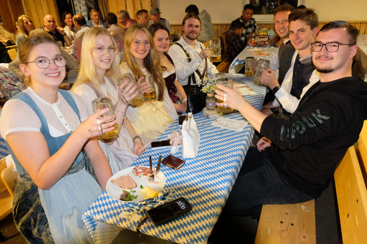Zünftige Wiesn-Stimmung beim Oktoberfest der Stadtkapelle Eschenbach