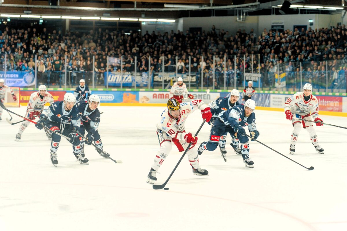 Bärenstarke Blue Devils Weiden legen den Favoriten EV Landshut aufs Kreuz