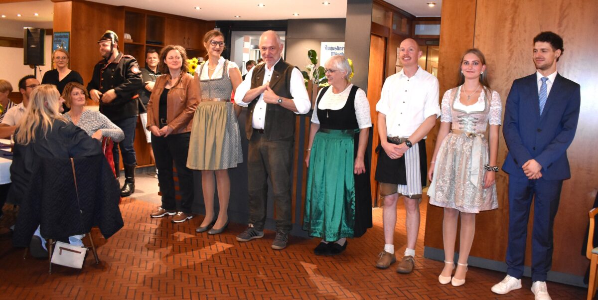 Katholische Theatergruppe serviert Krimi und das Stich'n-Team ein Vier-Gänge-Menü