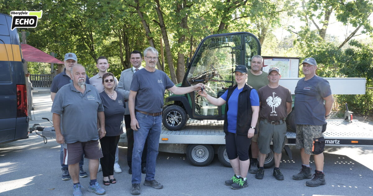 Support Association hands over electric vehicle to Höllohe in Schwandorf