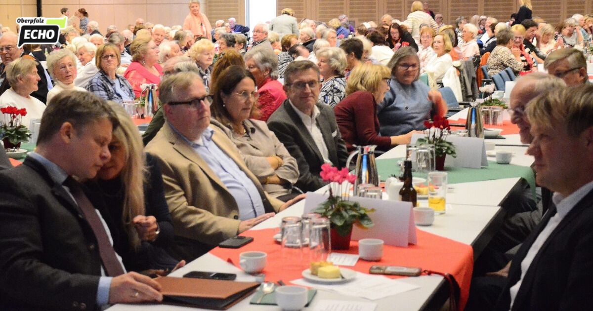 Seniorennachmittag der Stadt Weiden in der Max-Reger-Halle