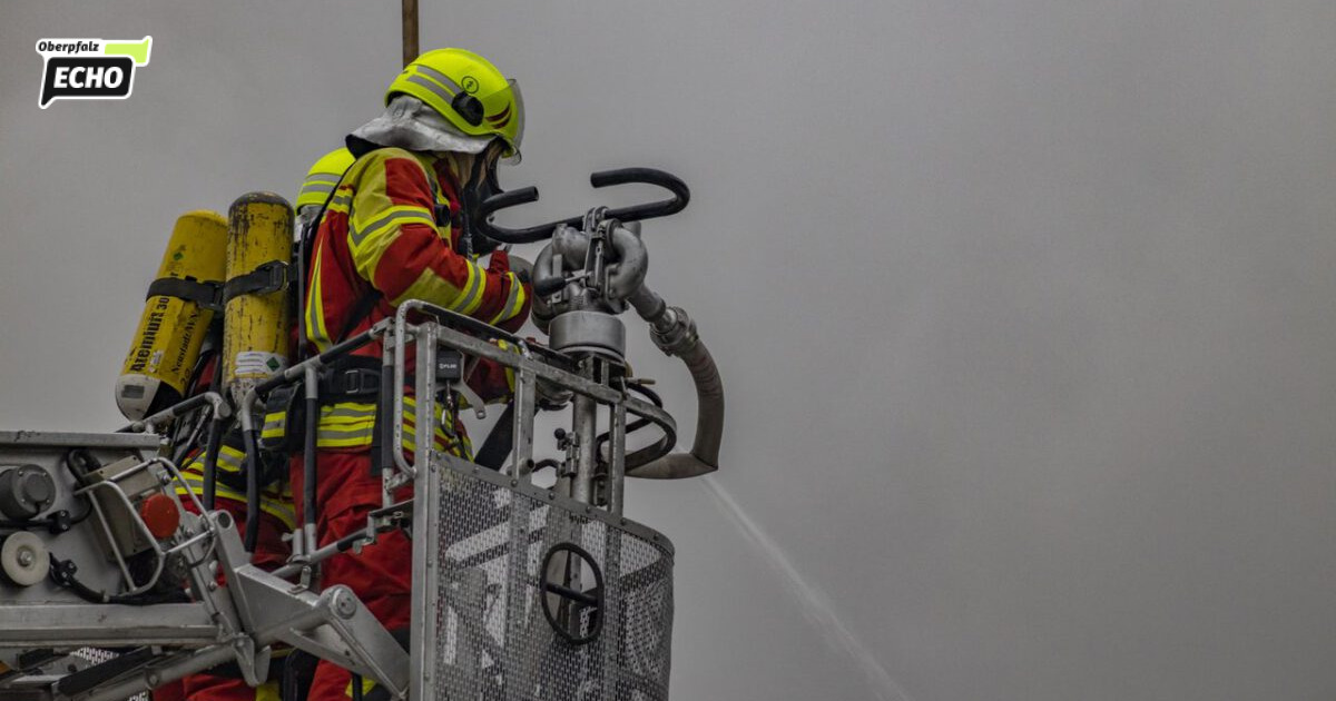 Car repair shop in Amberg burns down: Around €500,000 in damages